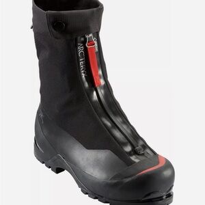 Arc'teryx Acrux AR Unisex Climbing/Mountaineering Boots Size 41.5 (8M/9W)